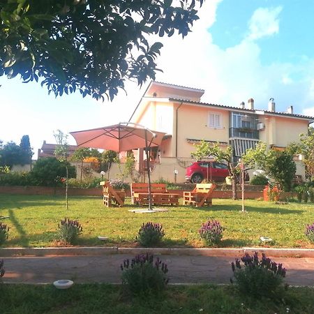 Da Piero E Gina Hotel Palidoro Buitenkant foto